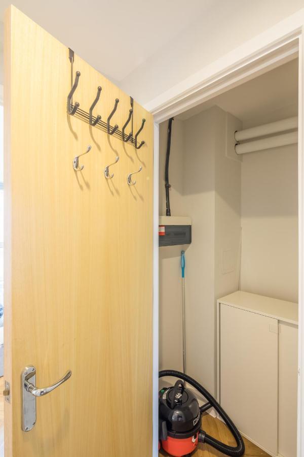 Executive 2Br Apartment Next To Station + Parking Cambridge Exterior foto