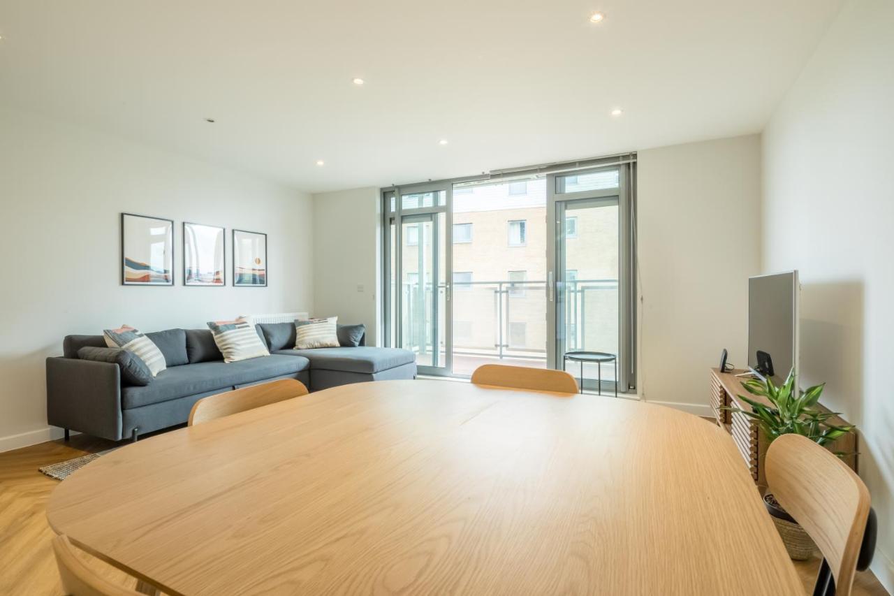 Executive 2Br Apartment Next To Station + Parking Cambridge Exterior foto