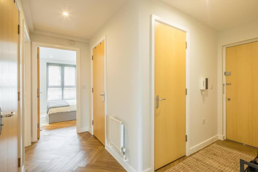 Executive 2Br Apartment Next To Station + Parking Cambridge Exterior foto