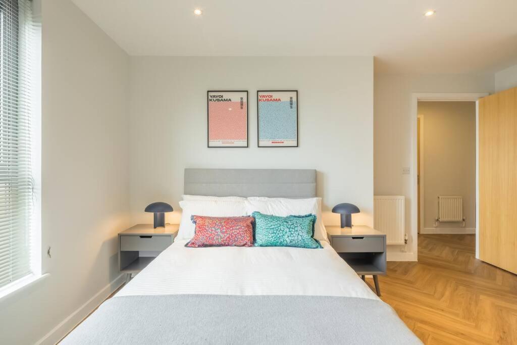 Executive 2Br Apartment Next To Station + Parking Cambridge Exterior foto