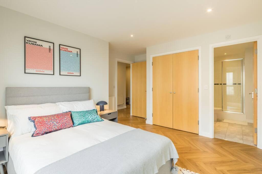 Executive 2Br Apartment Next To Station + Parking Cambridge Exterior foto